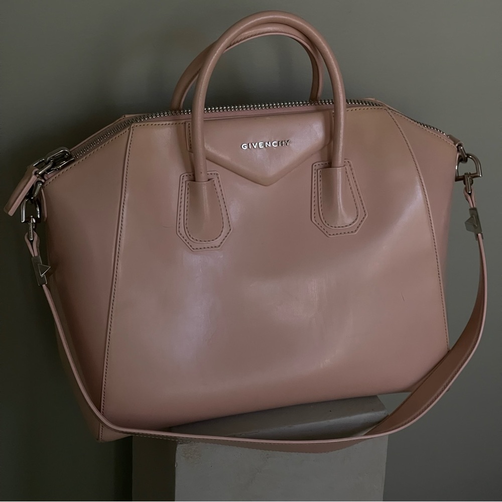 Givenchy Antigona medium size light pink